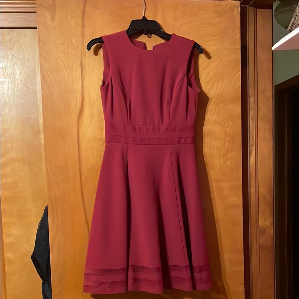 Elegant Sleeveless Burgundy Dress